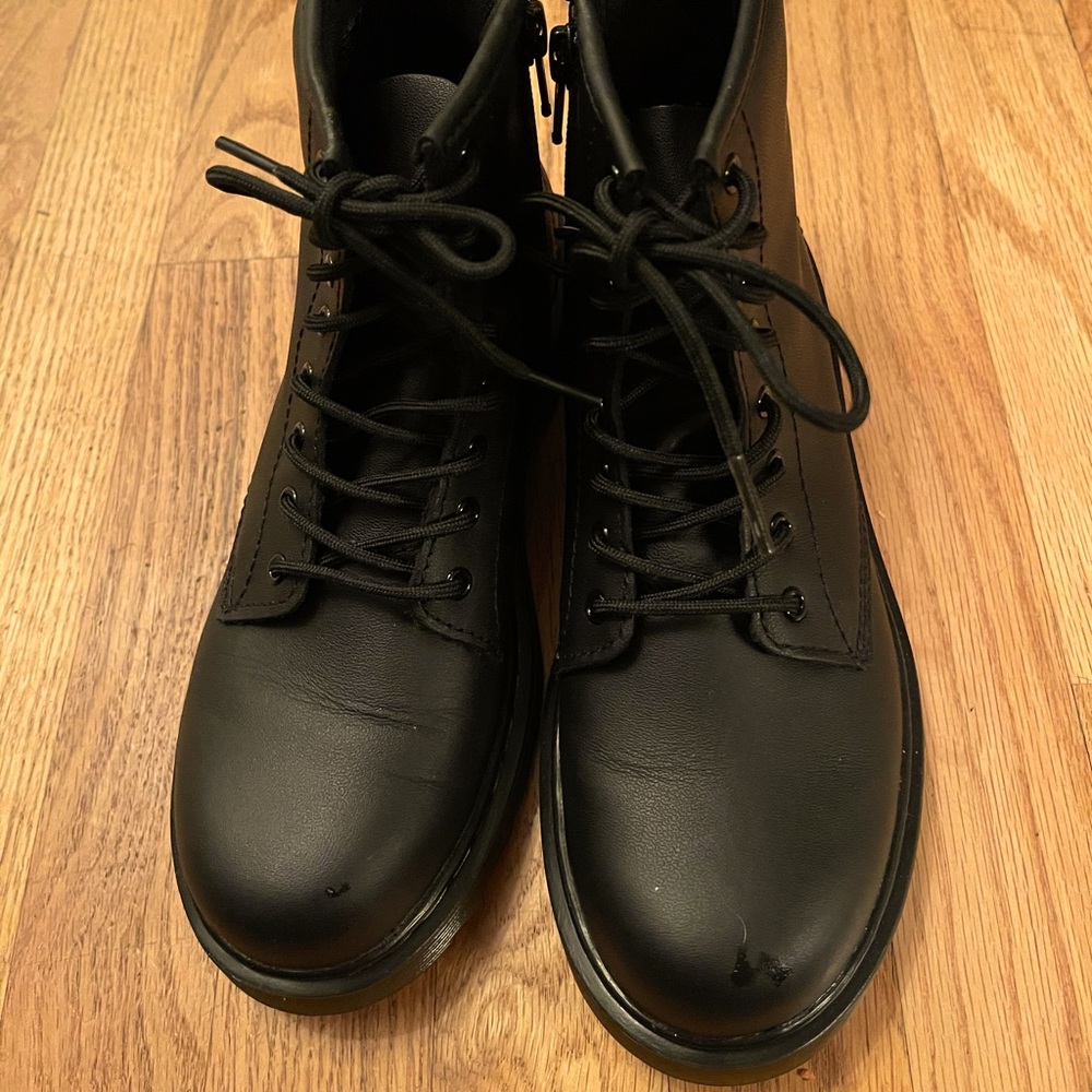 New Women’s Dr Martens